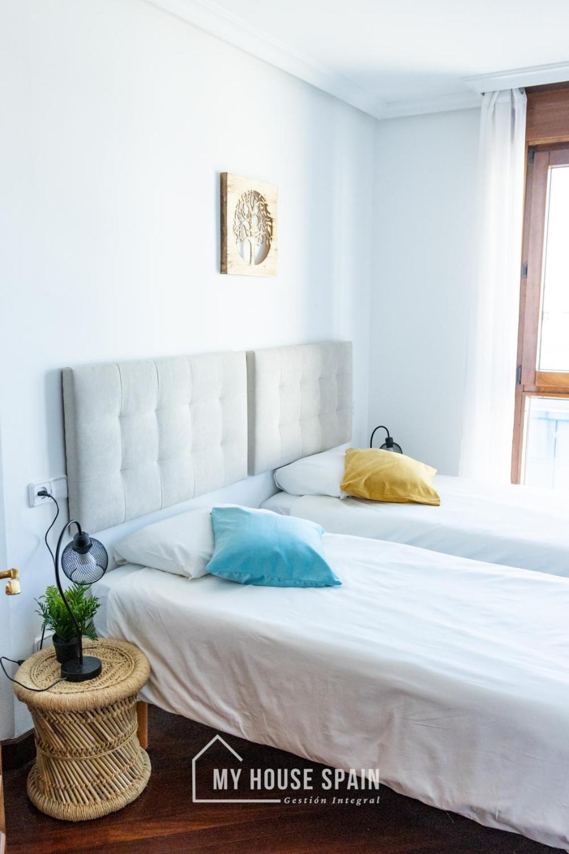 Myhousespain - Playa De Poniente, Con Vistas Al Mar Y Parking Gratuito Gijon Exterior photo